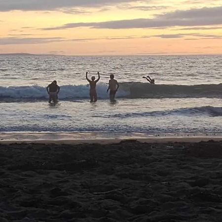 אסטפונה Apartment Beachfront Accommodation מראה חיצוני תמונה